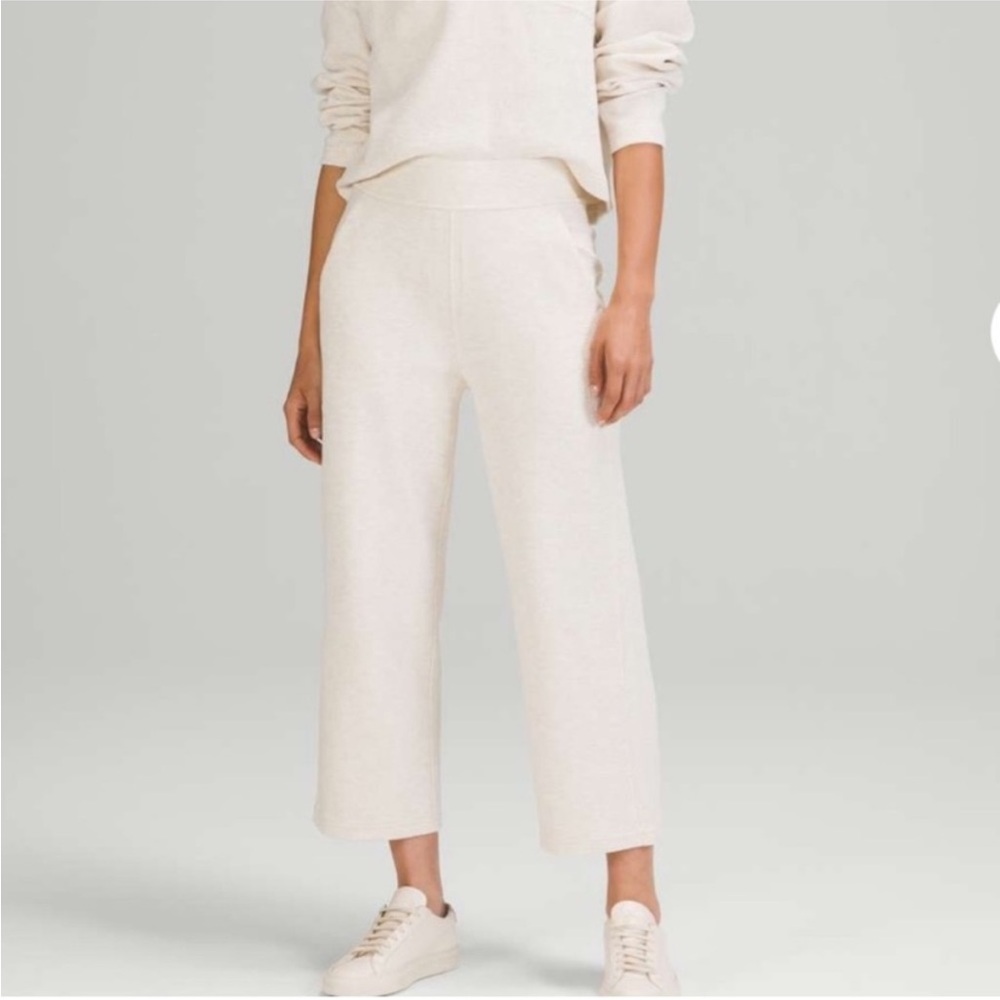 Lululemon Ribbed Straight Leg Super-High-Rise Crop Pants 6